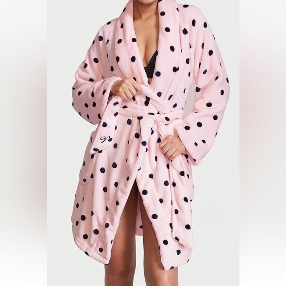 New Victoria’s Secret Short Cozy Pink Dotted Robe - Picture 2 of 5